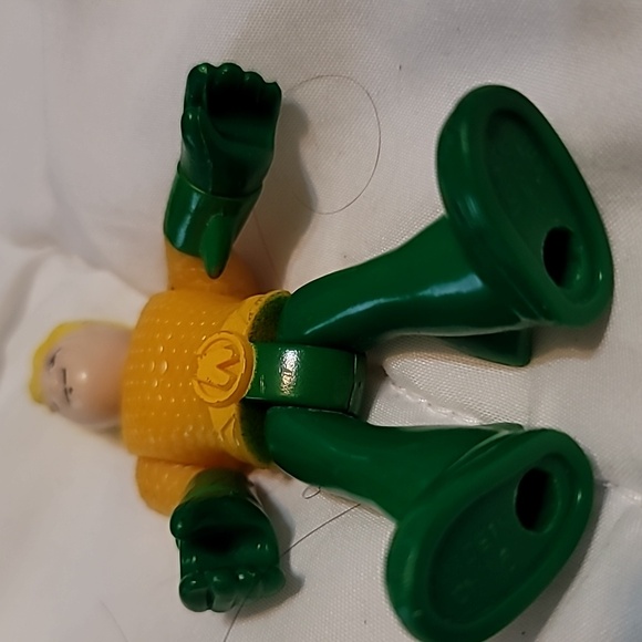 DC COMICS AQUA MAN MINI 3” ACTION FIGURE TOY FISHER PRICE - Picture 3 of 3